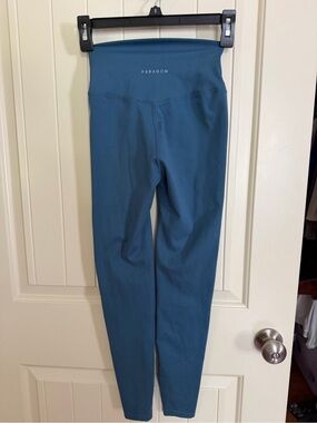 PARAGON Deep Teal Seamless Active Leggings